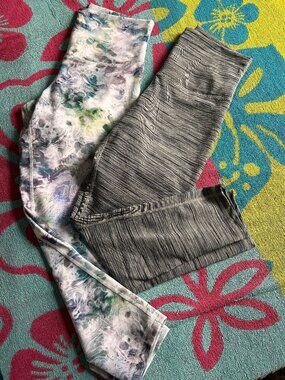 Bundle of Two DYI Define Your Inspiration crop leggings, size M